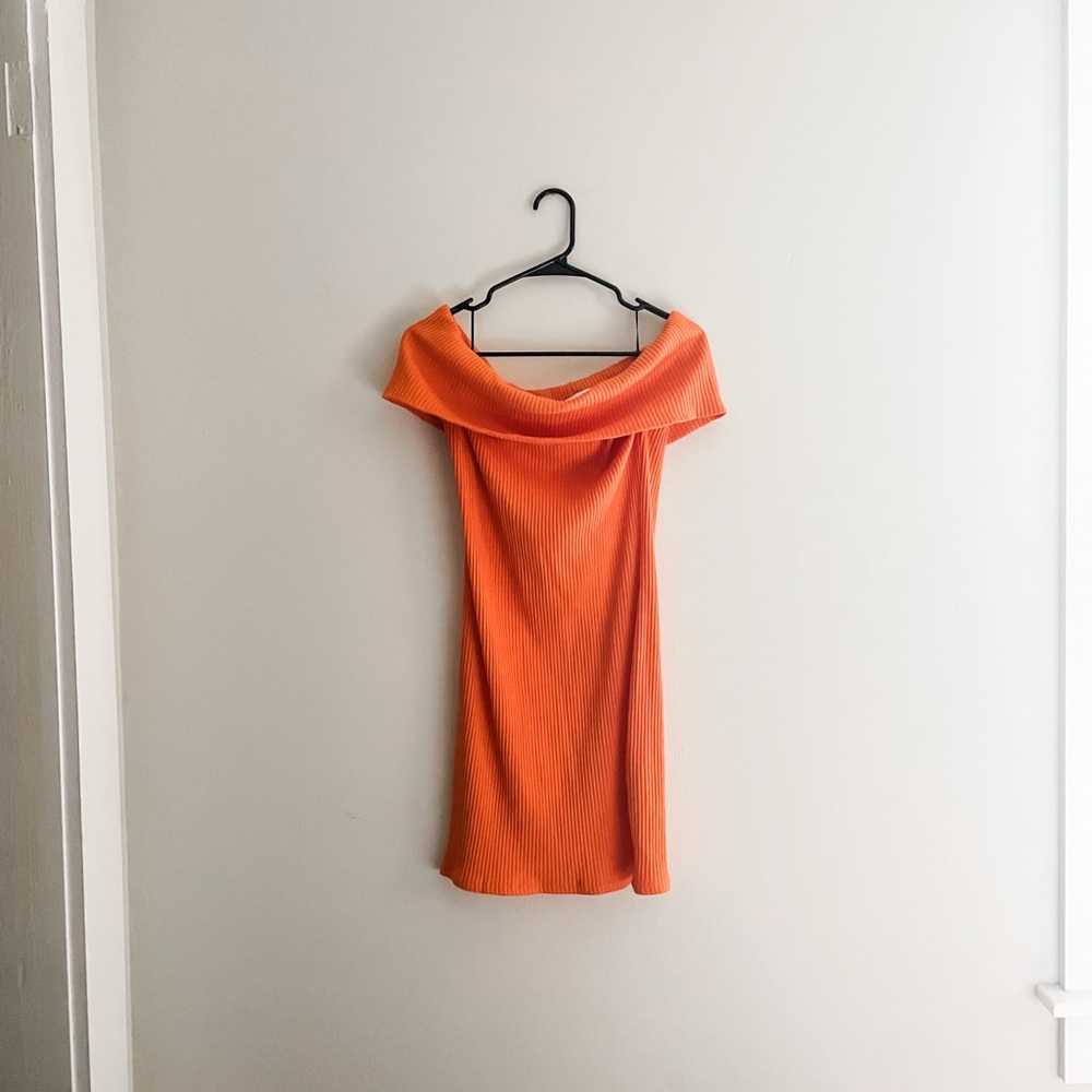 H&M Off the Shoulder Orange Ribbed Foldover Dress. Size M